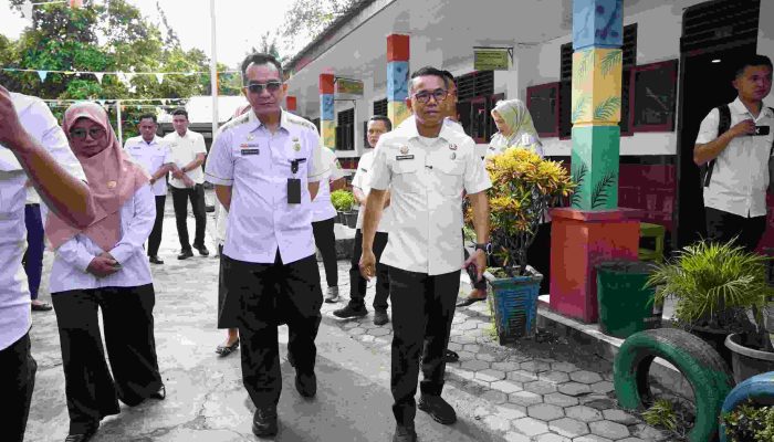 Peduli Masa Depan Pendidikan, Wakil Wali Kota Medan Minta Fasilitas SDN 066667 Denai Segera Diperbaiki