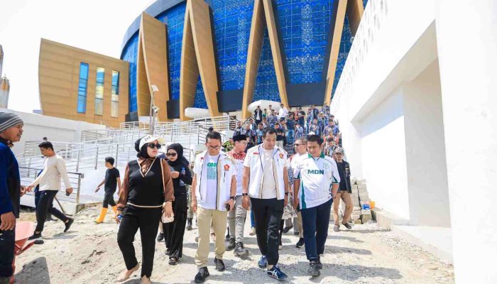 Bersih-Bersih Islamic Center, Zakiyuddin Ajak Warga Medan Hidupkan Lagi Semangat Gotong Royong