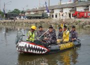 HUT TNI AL: Kodaeral I Ajak Warga Jaga Kebersihan Pesisir Pantai Olo 5 HUT TNI AL: Kodaeral I Ajak Warga Jaga Kebersihan Pesisir Pantai Olo