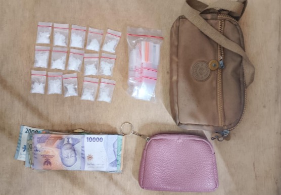 Digerebek di Labuhan Deli, Pria 34 Tahun Diamankan Bawa 15 Paket Sabu