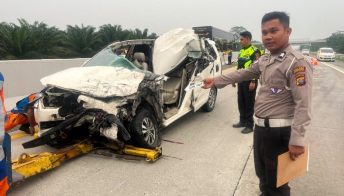 Satu Penumpang Tewas, Innova Hantam Truk Tangki di Tol Medan-Tebing Tinggi