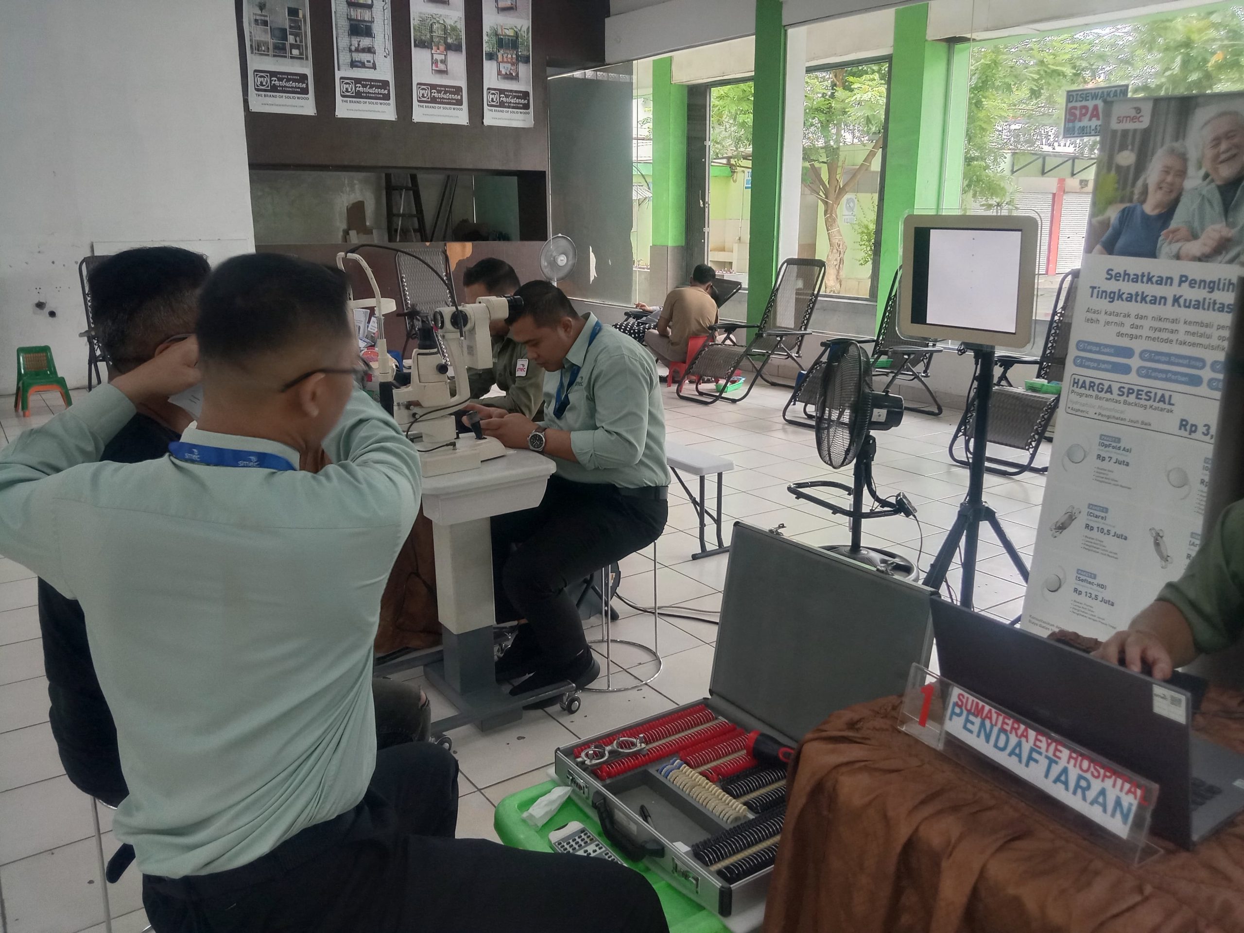 Temukan Katarak Hingga Minus, SMEC Gelar Cek Mata Gratis di Swalayan Tembung