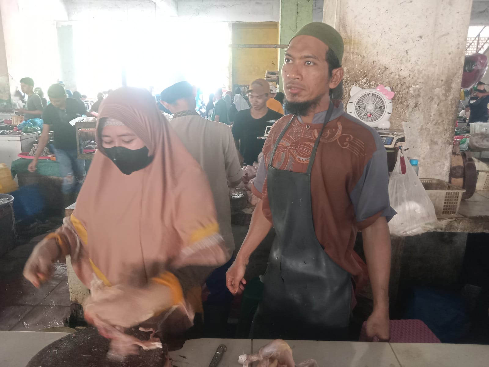 Efek MBG? Harga Ayam di Pasar Marelan Terus Meroket, Pedagang Menjerit Pembeli Sepi