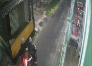 Maling Spion Mobil Berkeliaran di Percut Sei Tuan, Aksi Terekam CCTV 6 Maling Spion Mobil Berkeliaran di Percut Sei Tuan, Aksi Terekam CCTV