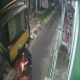 Maling Spion Mobil Berkeliaran di Percut Sei Tuan, Aksi Terekam CCTV