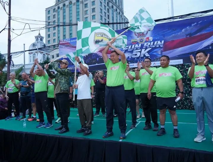 Fun Run 5K HUT ke-81 TNI : Saat Pangdam Lepas 20 Ribu Orang Berlari Bersama di Lapangan Merdeka