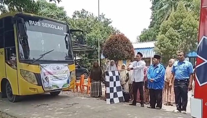 Camat Siabu Lepas Kontingen PORSADIN, Tekankan Sportivitas dan Akhlak Santri