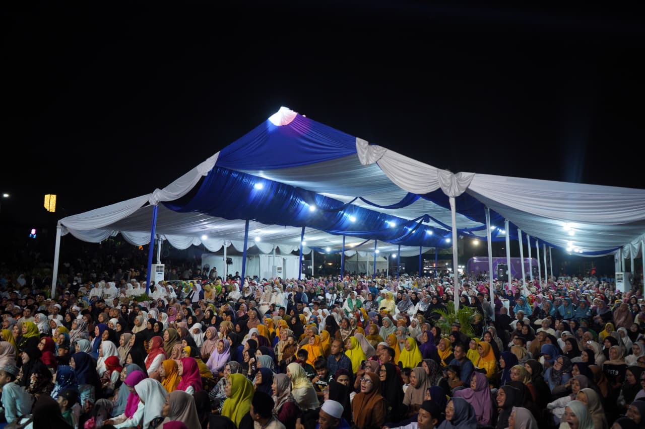 Ribuan Warga Tumpah Ruah di Taman Stadion Teladan Hadiri Peringatan Maulid Nabi, Rico Waas Ajak Bersatu Bangun Kota Medan 2 Ribuan Warga Tumpah Ruah di Taman Stadion Teladan Hadiri Peringatan Maulid Nabi, Rico Waas Ajak Bersatu Bangun Kota Medan