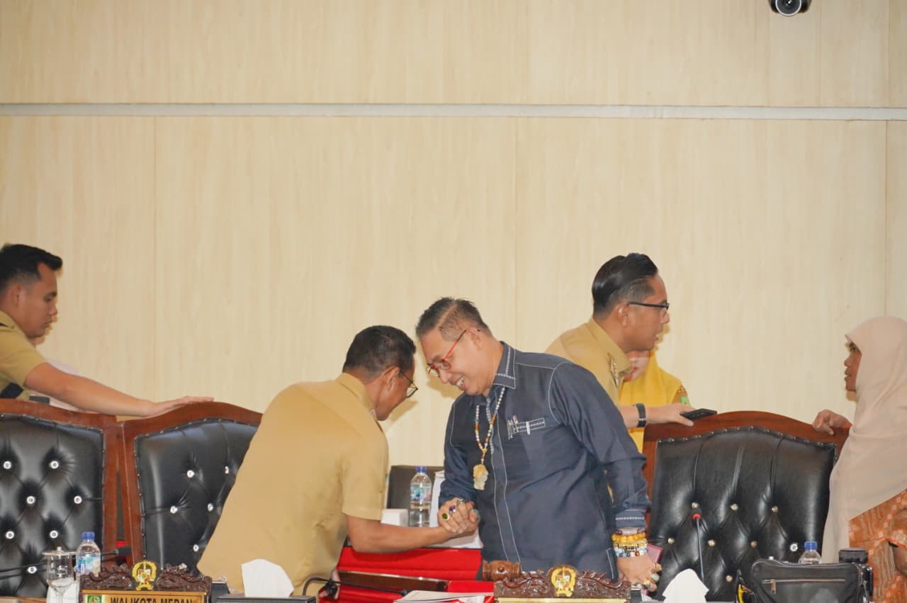 Selaraskan Arah Kebijakan 2027, Wali Kota Medan Sebut Hasil Rapat Kerja DPRD Sebagai Navigator Pembangunan Kota Medan 2 Selaraskan Arah Kebijakan 2027, Wali Kota Medan Sebut Hasil Rapat Kerja DPRD Sebagai Navigator Pembangunan Kota Medan