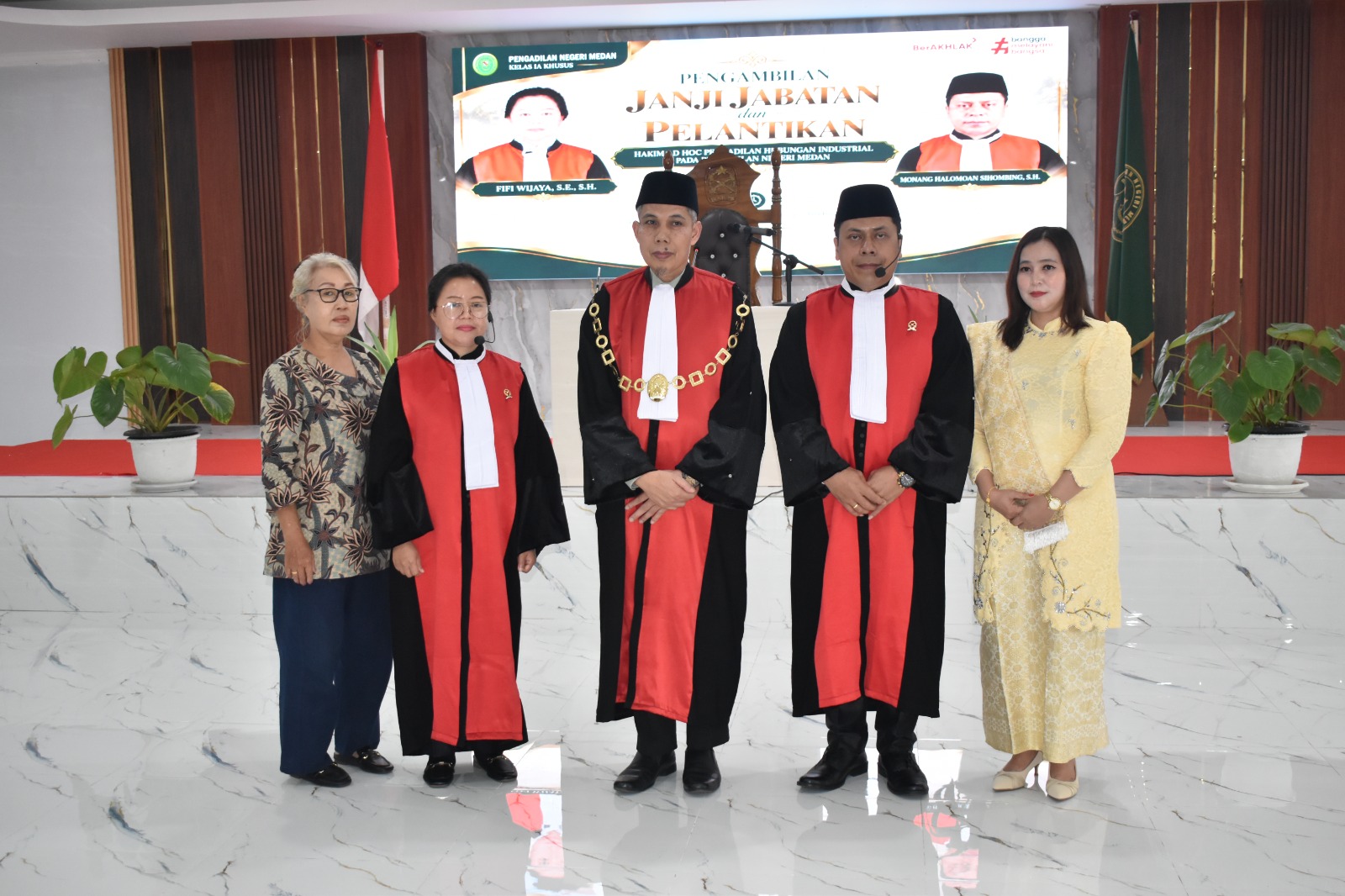 Monang Sihombing dan Fifi Wijaya Resmi Jadi Hakim Ad Hoc PHI PN Medan Kelas 1A Khusus