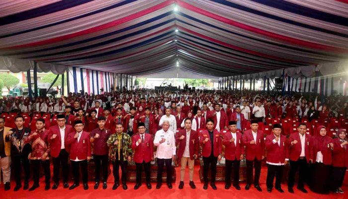 Buka Ta’aruf Kolosal UMSU, Wagub Sumut Dorong Mahasiswa Bangun Prestasi dan Kepedulian Sosial