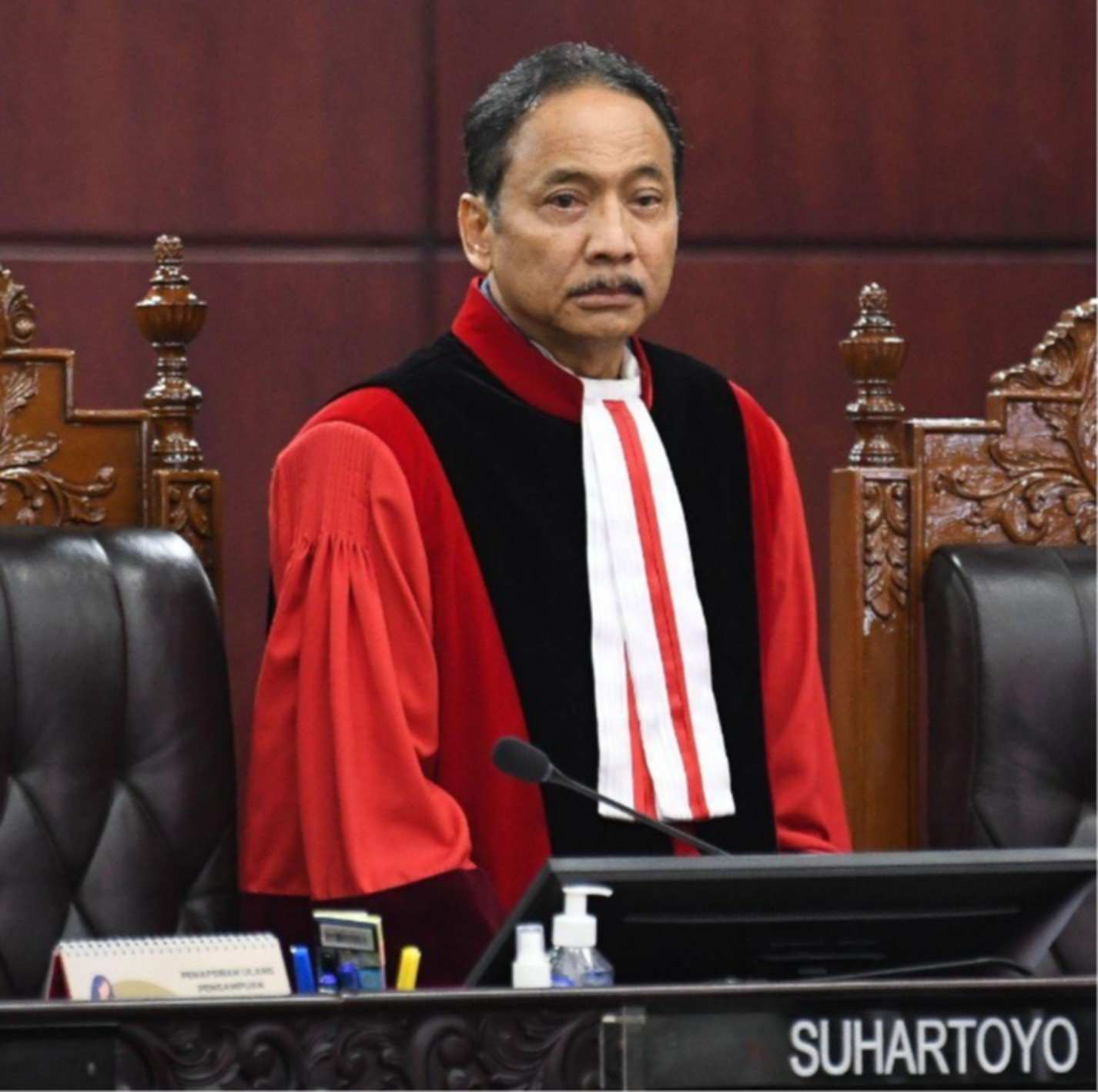 MK Tak Temukan Bukti Ijazah SLTA Gibran, Gugatan Tetap Tak Dapat Diterima 2 MK Tak Temukan Bukti Ijazah SLTA Gibran, Gugatan Tetap Tak Dapat Diterima
