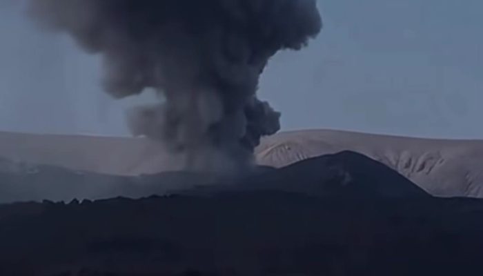 Gunung Anak Krakatau Kembali Siaga, Radius 5 Km Ditutup dan Ancaman Erupsi Jadi Perhatian