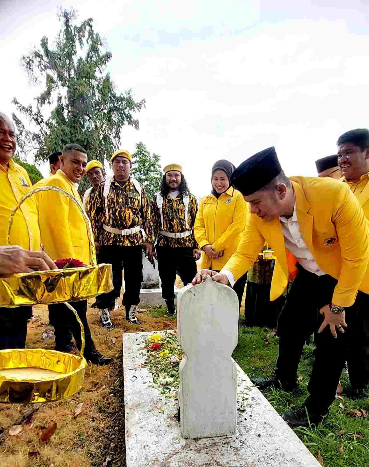 Peringati HUT ke-62 Golkar, Andar Amin Harahap Ajak Kader Teladani Semangat Perjuangan Pahlawan 3 Peringati HUT ke-62 Golkar, Andar Amin Harahap Ajak Kader Teladani Semangat Perjuangan Pahlawan