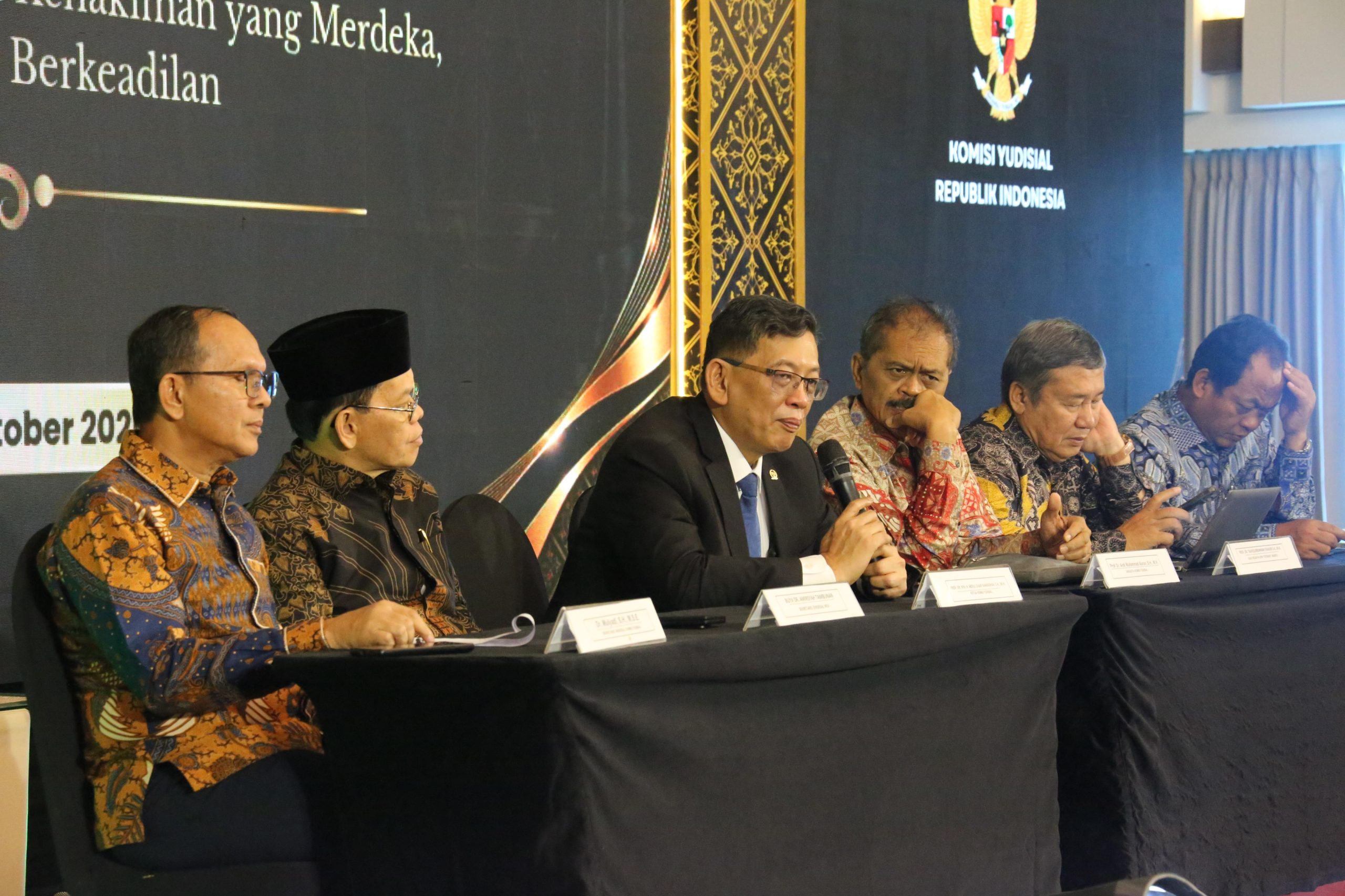 Diskusi Publik KY Zona II Dorong Penguatan Kewenangan dan Kelembagaan Komisi Yudisial