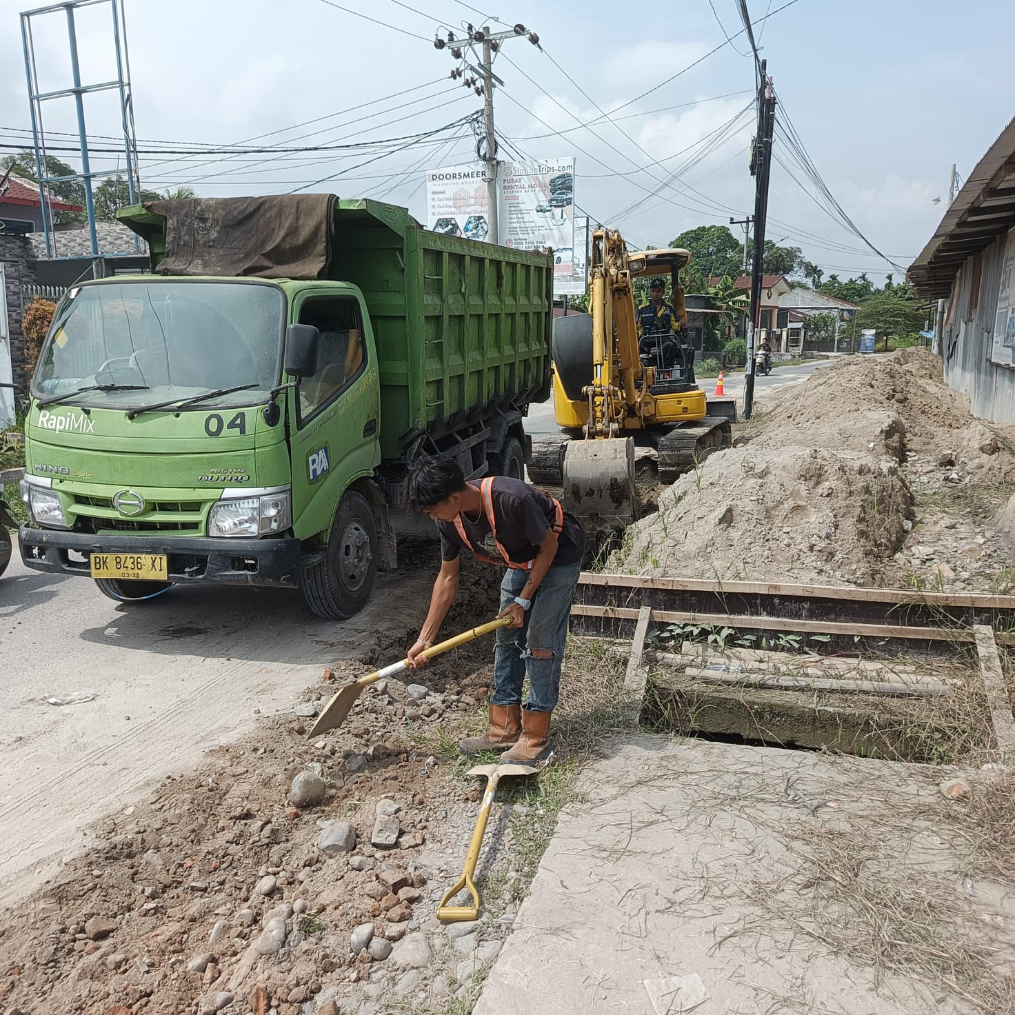 “Warga Paya Gambar Resah, Proyek Bahu Jalan Tanpa Plank dan Minim Pengamanan?”