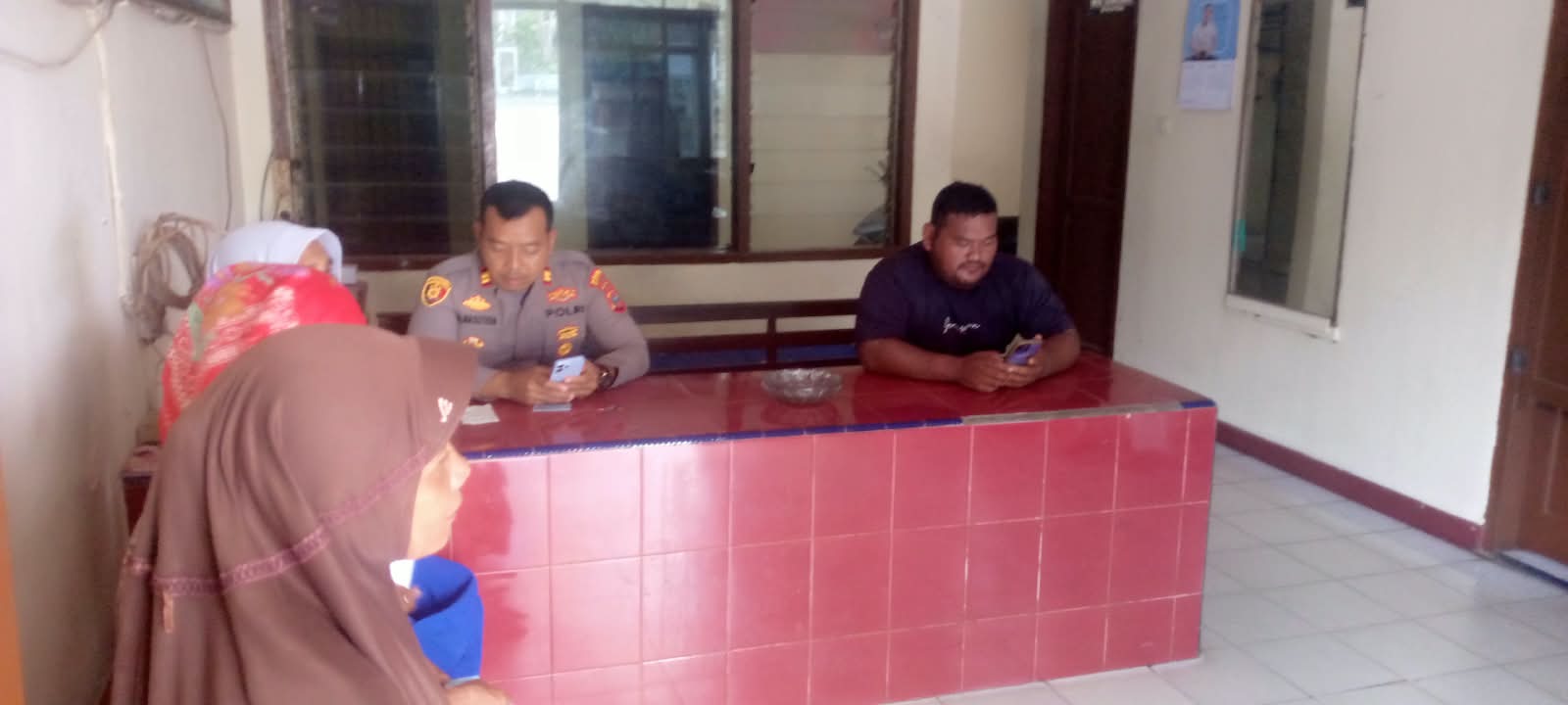 Kapolsek Siabu Turun Langsung Layani Pendaftaran Perlinsos, Wujud Pelayanan Humanis dan Responsif