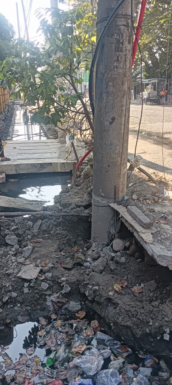 Proyek U-Ditch Gaperta Tuai Kecaman, Galian Terbuka Ganggu Warga dan Aktivitas Pedagang