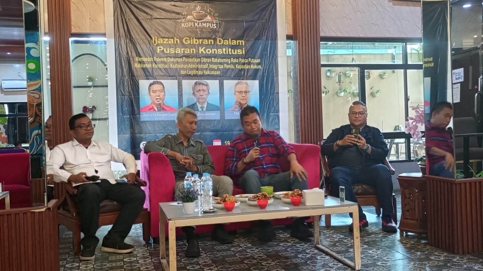 Diskusi Publik polemik ijazah Wapres di Medan, Sutrisno Pangaribuan: Jika DPR Tidak Berani Melakukannya, ya Bubarkan