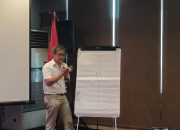 Rocky Gerung : Gerakan Mahasiswa Tidak Cukup Hanya Mengandalkan Demonstrasi tanpa Paham Persoalan yang Diperjuangkan