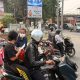 Ombudsman Sumut Bagikan Ratusan Masker Gratis Kepada Pengendara di Tengah Terpaan Kabut Asap Karhutla