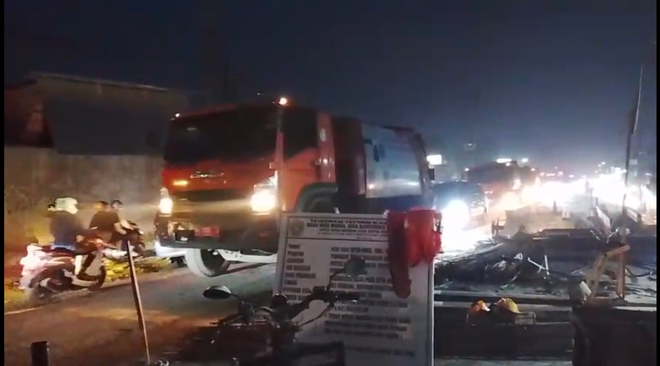 Jalan Veteran Pasar 9 Macet Lebih dari 1 Kilometer, Proyek Rp4,9 Miliar Dipertanyakan
