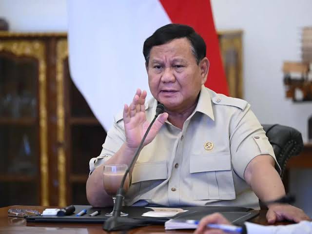 Prabowo Perintahkan Penanganan Karhutla Diperluas, Pesawat Hercules Dikerahkan Perkuat Operasi Udara